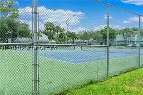 2024 Champions Way North Lauderdale FL 33068