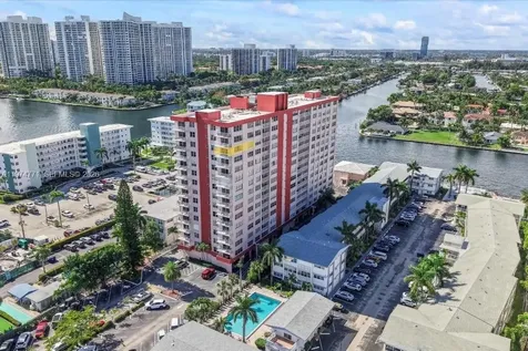 3161 S Ocean Drive Hallandale Beach FL 33009