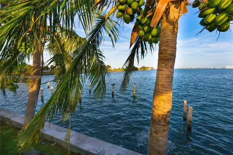 600 NE 36th Street Miami FL 33137