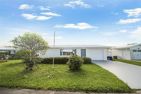 2106 Alfred Drive Boynton Beach FL 33426