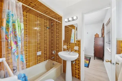 1727 SW 11th Terrace Miami FL 33135