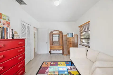 1727 SW 11th Terrace Miami FL 33135