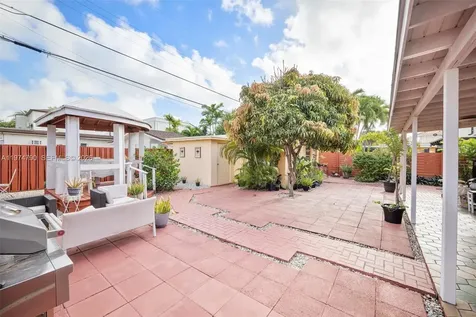1727 SW 11th Terrace Miami FL 33135