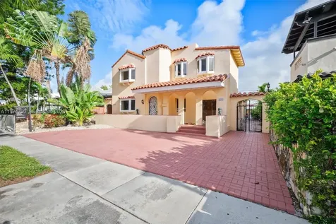 1727 SW 11th Terrace Miami FL 33135