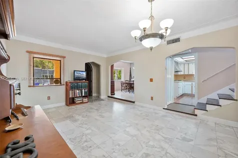 1727 SW 11th Terrace Miami FL 33135