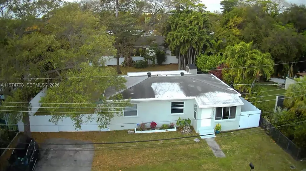 204 SW 7th Avenue Hallandale Beach FL 33009
