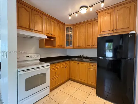 204 SW 7th Avenue Hallandale Beach FL 33009