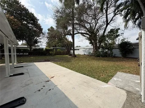 204 SW 7th Avenue Hallandale Beach FL 33009