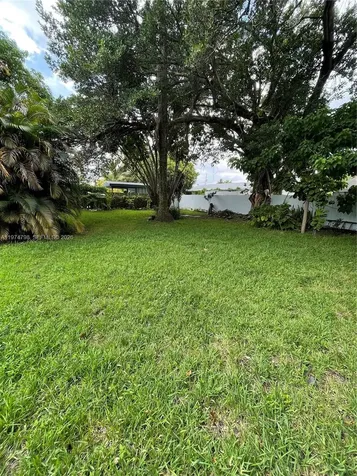 204 SW 7th Avenue Hallandale Beach FL 33009