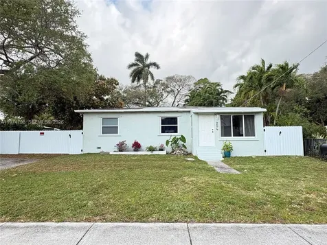 204 SW 7th Avenue Hallandale Beach FL 33009