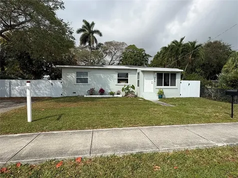 204 SW 7th Avenue Hallandale Beach FL 33009