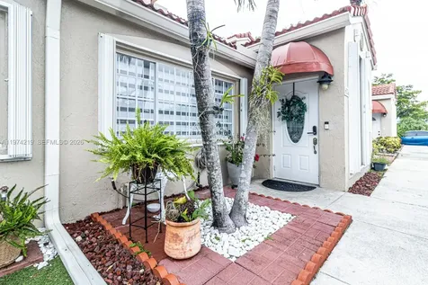 6926 NW 166th Terrace Miami Lakes FL 33014