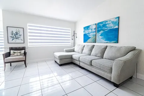 6926 NW 166th Terrace Miami Lakes FL 33014