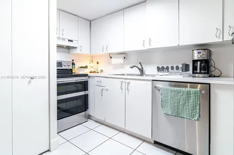 6926 NW 166th Terrace Miami Lakes FL 33014