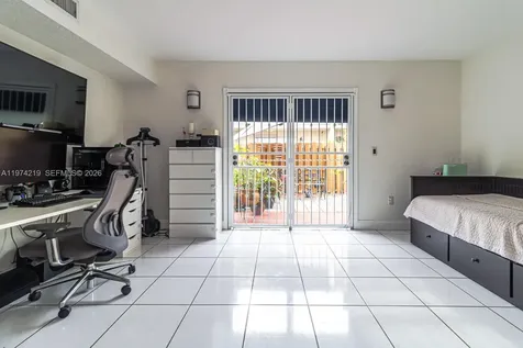 6926 NW 166th Terrace Miami Lakes FL 33014