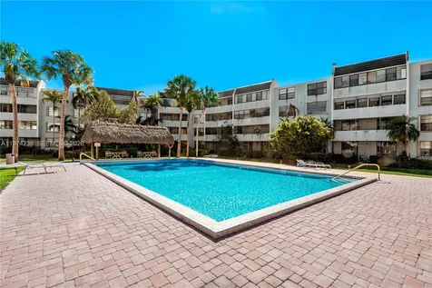 10854 N Kendall Drive Miami FL 33176