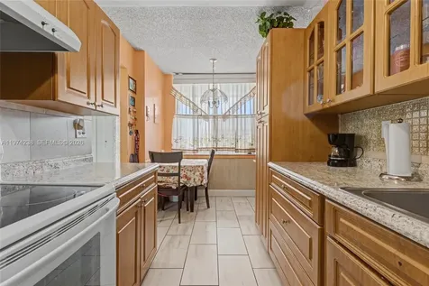 2649 NW 48th Terrace Lauderdale Lakes FL 33313
