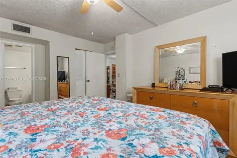 2649 NW 48th Terrace Lauderdale Lakes FL 33313