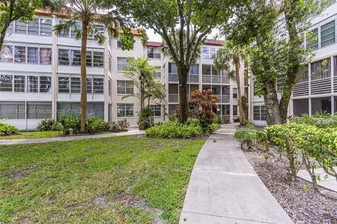2649 NW 48th Terrace Lauderdale Lakes FL 33313