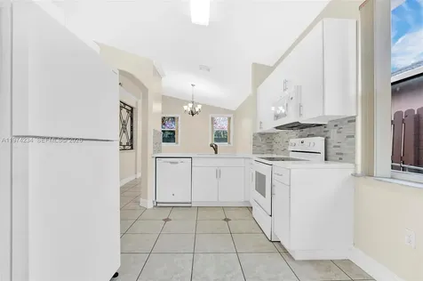 9437 SW 183rd Terrace Palmetto Bay FL 33157