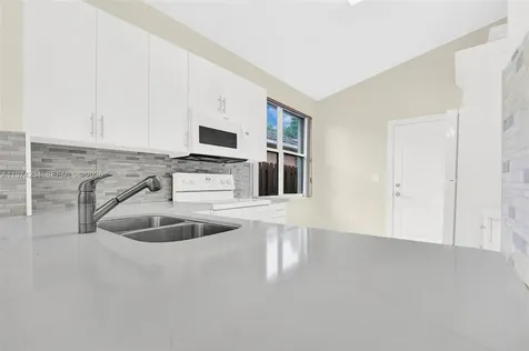 9437 SW 183rd Terrace Palmetto Bay FL 33157