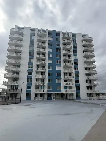 925 N Halifax Daytona FL 32118