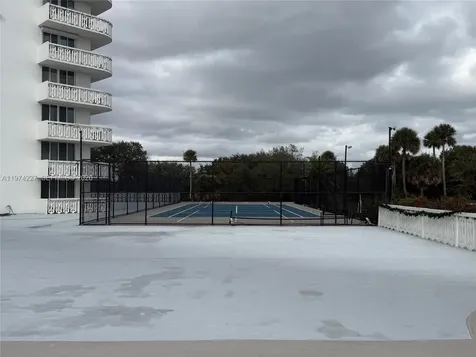 925 N Halifax Daytona FL 32118