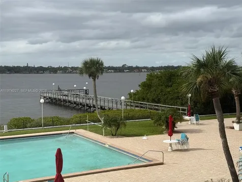 925 N Halifax Daytona FL 32118