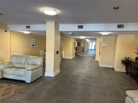 925 N Halifax Daytona FL 32118
