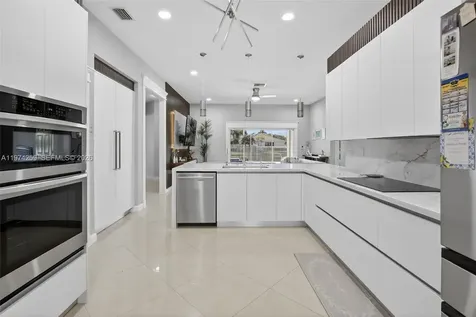 4301 Diamond Row Weston FL 33331
