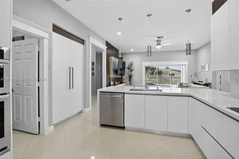 4301 Diamond Row Weston FL 33331