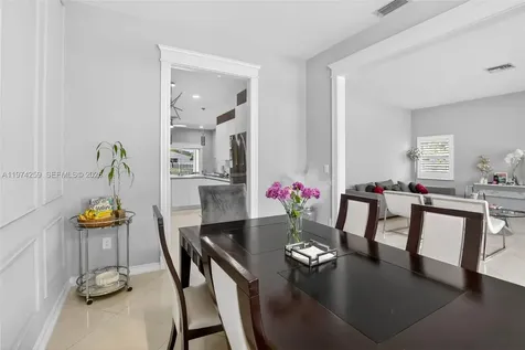 4301 Diamond Row Weston FL 33331