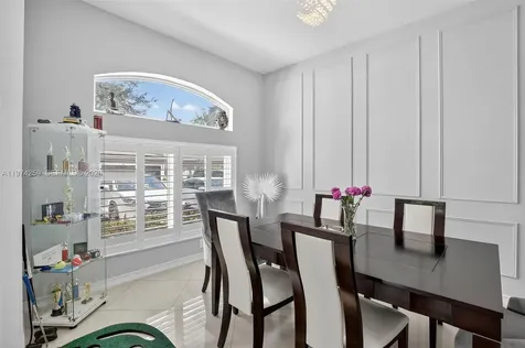 4301 Diamond Row Weston FL 33331