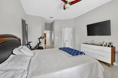 4301 Diamond Row Weston FL 33331