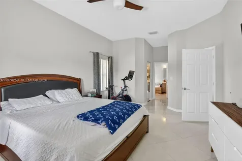 4301 Diamond Row Weston FL 33331