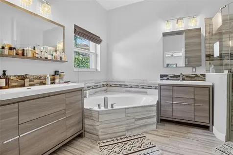 4301 Diamond Row Weston FL 33331