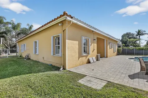 4301 Diamond Row Weston FL 33331
