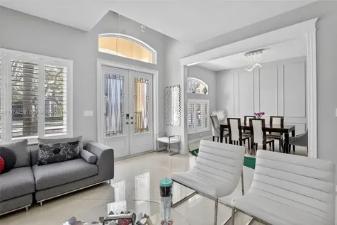 4301 Diamond Row Weston FL 33331