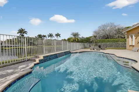 4301 Diamond Row Weston FL 33331