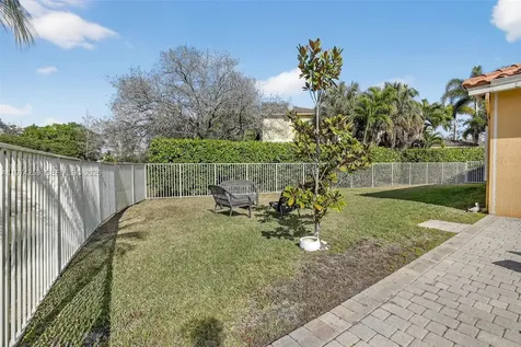 4301 Diamond Row Weston FL 33331