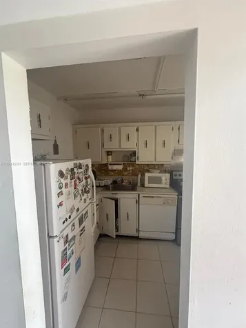 220 SW 9th Avenue Hallandale Beach FL 33009