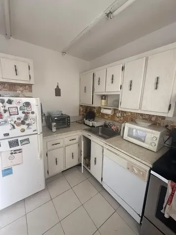 220 SW 9th Avenue Hallandale Beach FL 33009