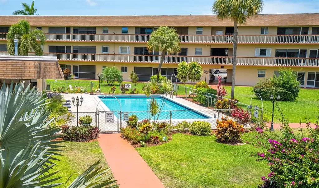 5300 Washington Street Hollywood FL 33021