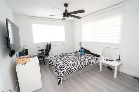 5300 Washington Street Hollywood FL 33021