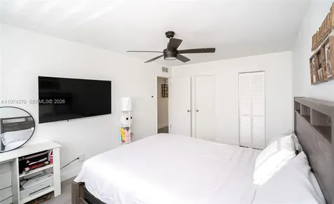 5300 Washington Street Hollywood FL 33021
