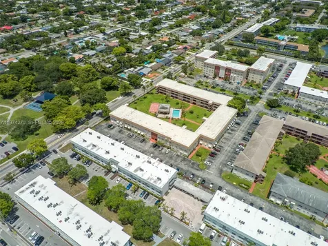 5300 Washington Street Hollywood FL 33021