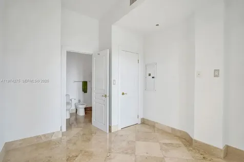 100 Lincoln Road Miami Beach FL 33139