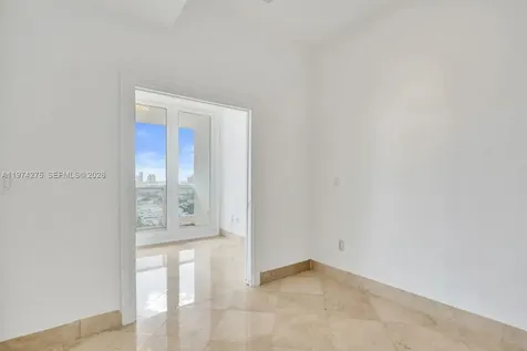 100 Lincoln Road Miami Beach FL 33139