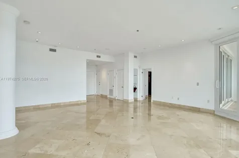 100 Lincoln Road Miami Beach FL 33139
