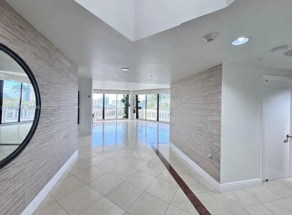 2000 Island Boulevard Aventura FL 33160